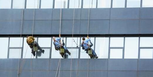 国内高空“蜘蛛人”安全事故频发 急需推广IRATA