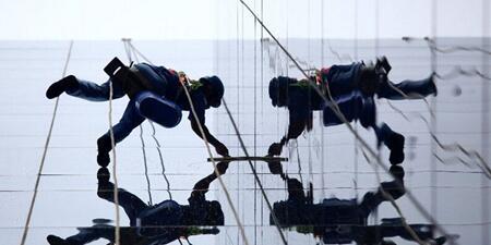 国内高空“蜘蛛人”安全事故频发 急需推广IRATA